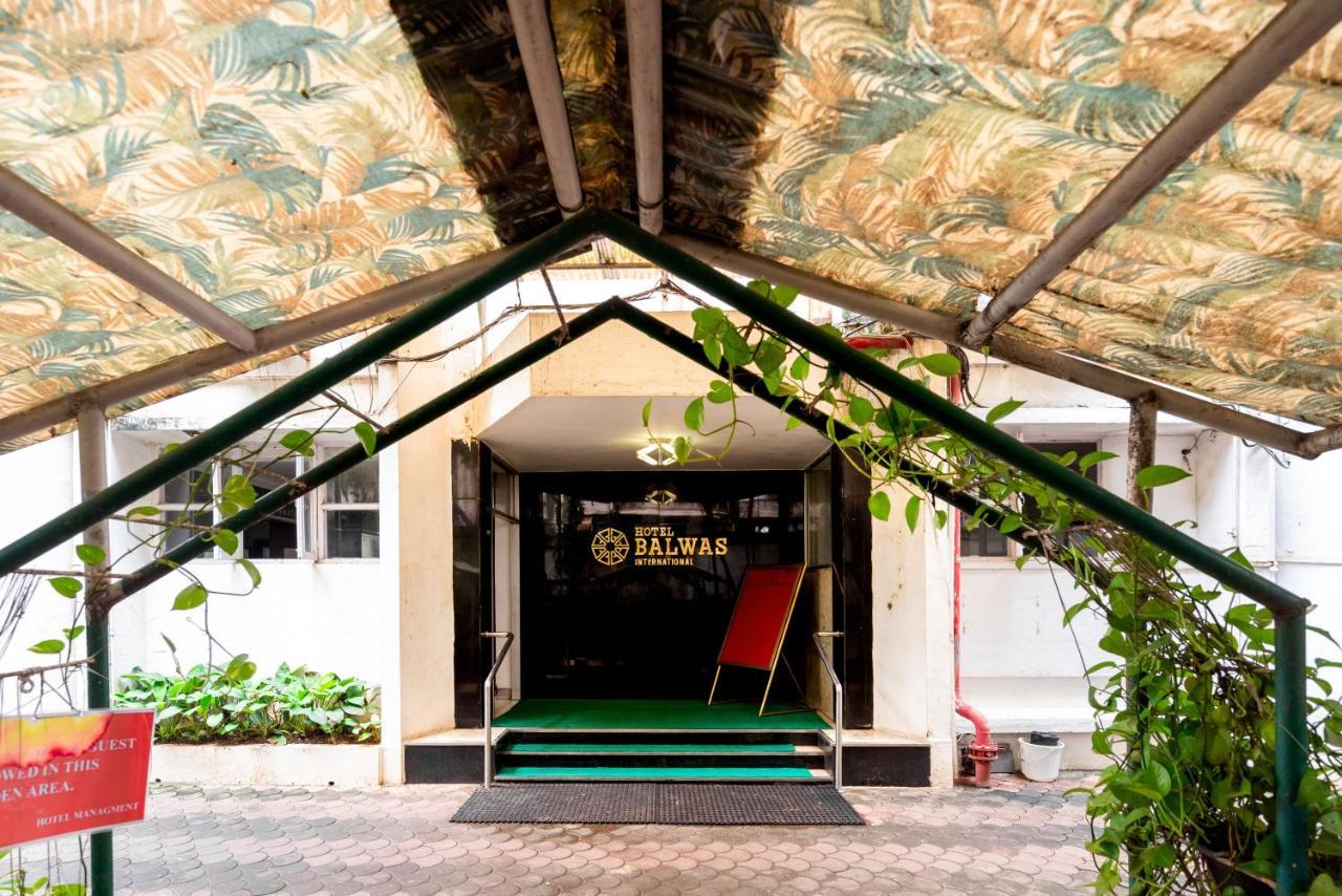 Hotel Balwas International Мумбаи Экстерьер фото