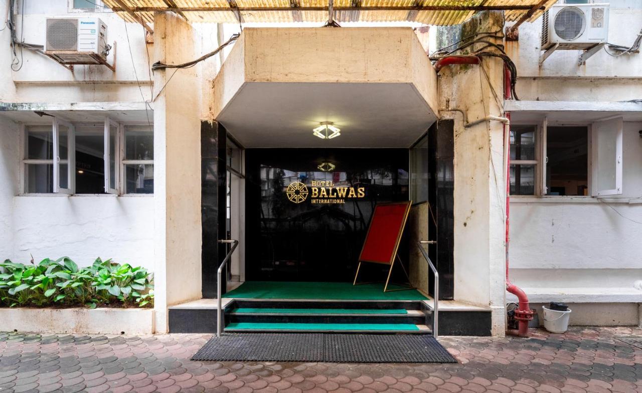 Hotel Balwas International Мумбаи Экстерьер фото
